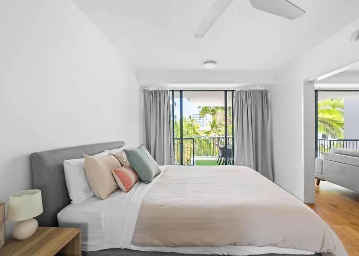 Beach Resort Unit At Alex Heads