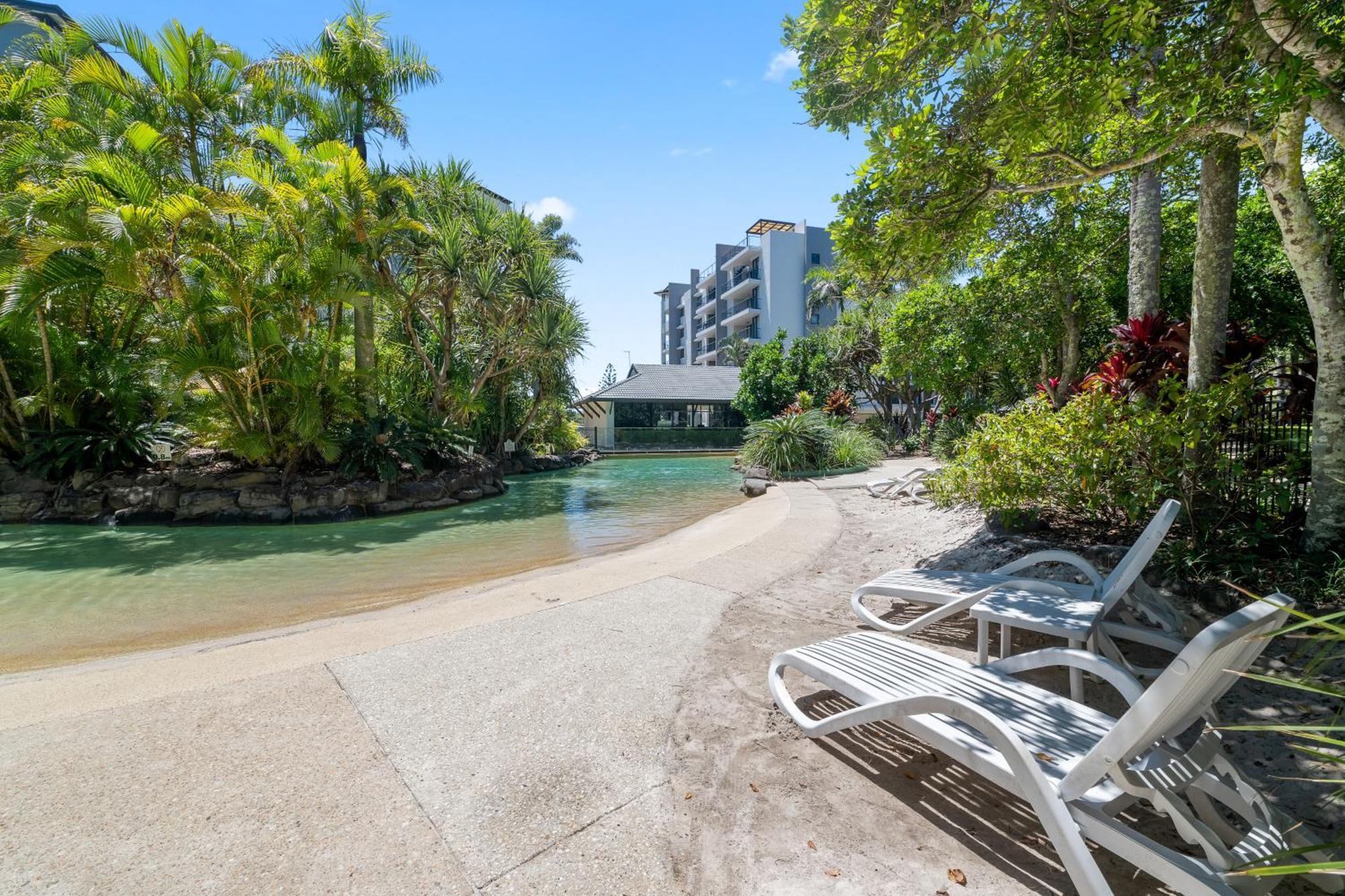 Apartment Unit At Alex Heads