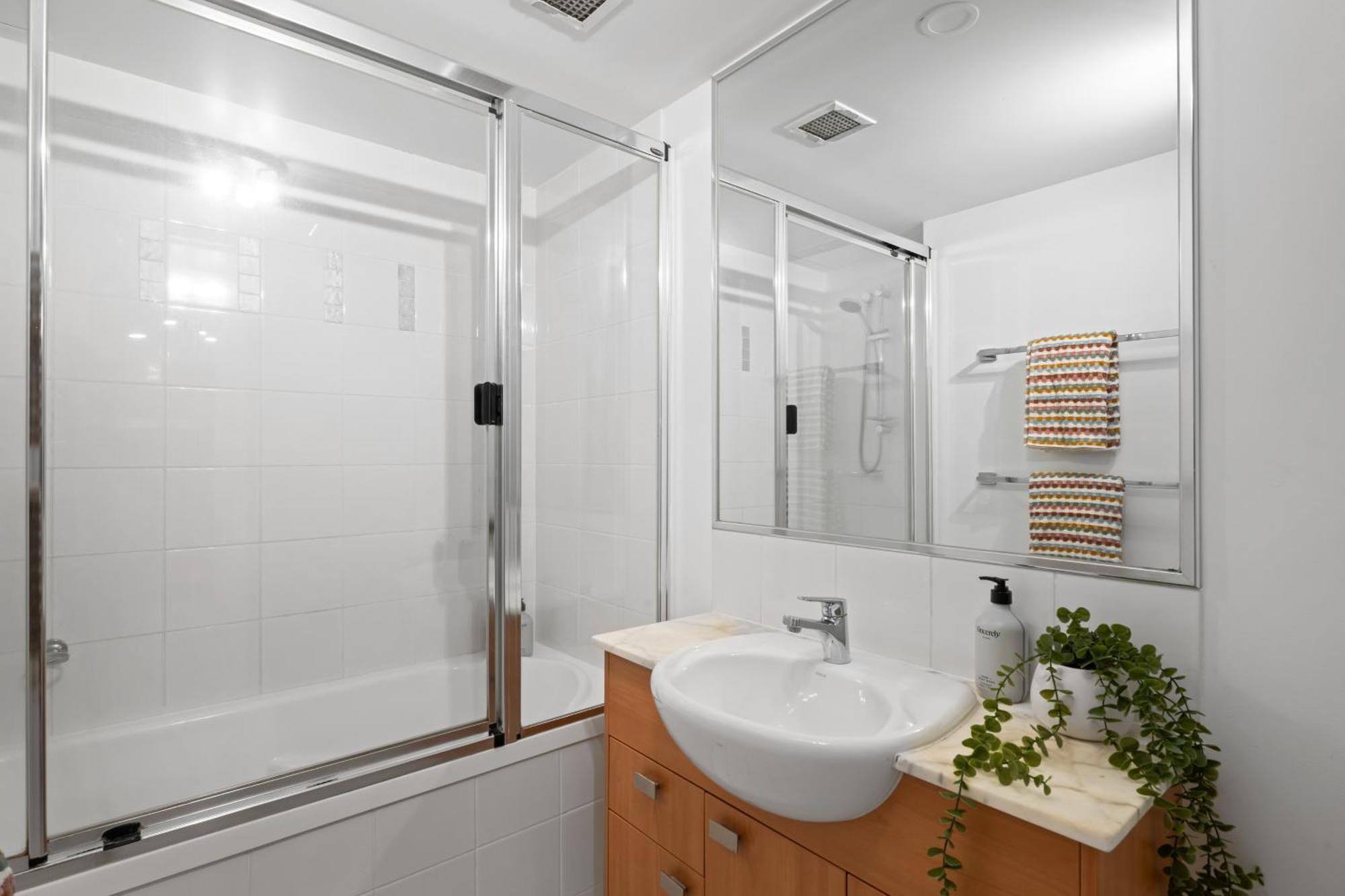 Apartment Unit At Alex Heads